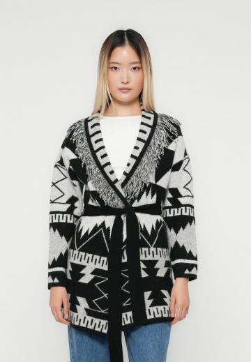 Жаккардовая кофта