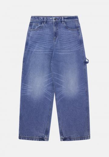 Прямые джинсы