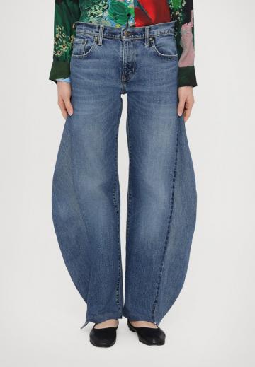 Свободные джинсы