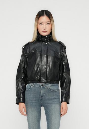 Короткая куртка