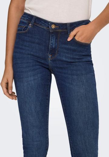 Узкие джинсы