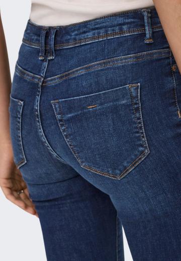 Узкие джинсы