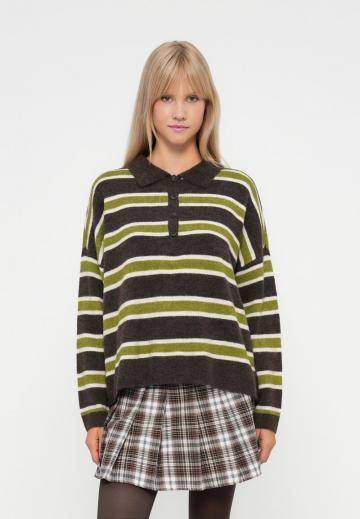 Пуловер с воротником поло