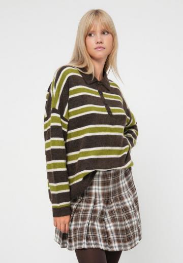 Пуловер с воротником поло