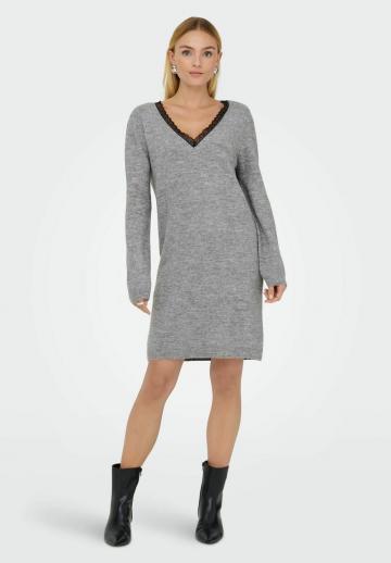 Вязаное платье