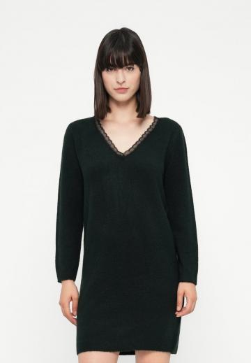 Вязаное платье