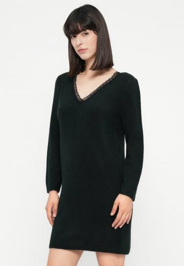 Вязаное платье
