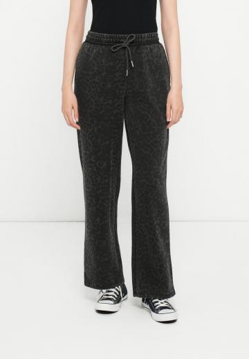 Спортивные штаны