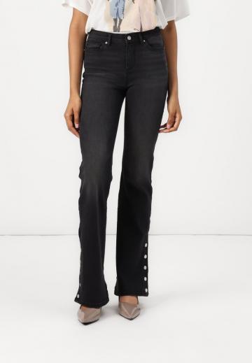 Клешеные джинсы