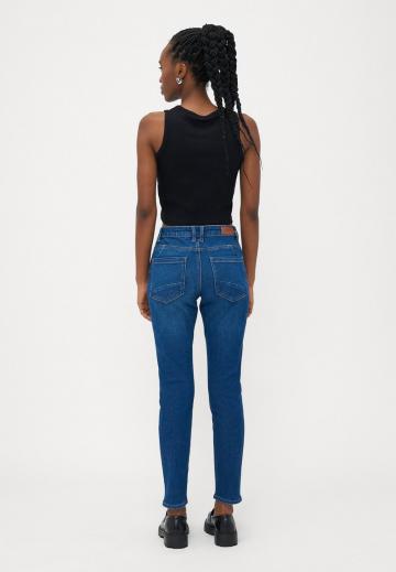 Узкие джинсы