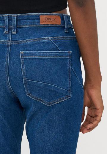 Узкие джинсы