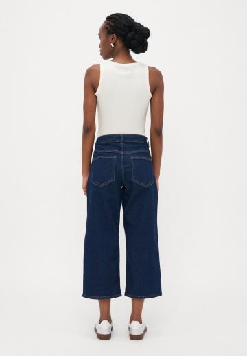 Короткие джинсы