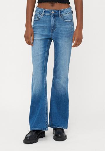 Клешеные джинсы