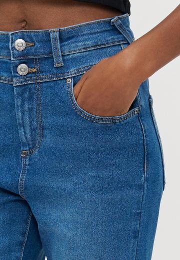 Клешеные джинсы