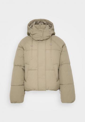 Зимняя куртка