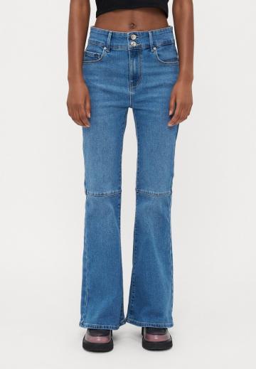 Клешеные джинсы