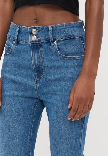 Клешеные джинсы