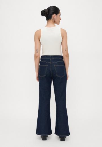 Клешеные джинсы