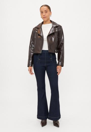 Клешеные джинсы