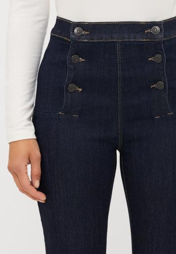 Клешеные джинсы