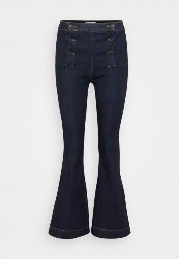 Клешеные джинсы