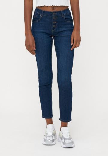 Узкие джинсы