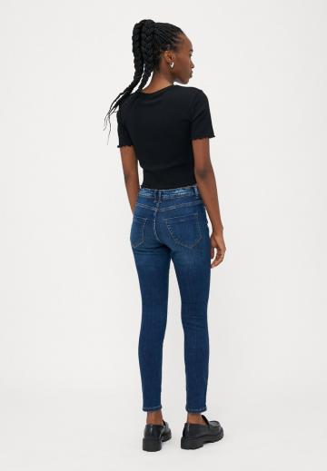 Узкие джинсы