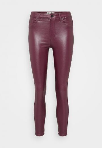 Узкие джинсы