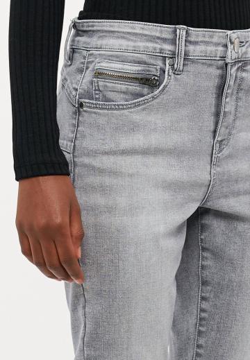 Узкие джинсы