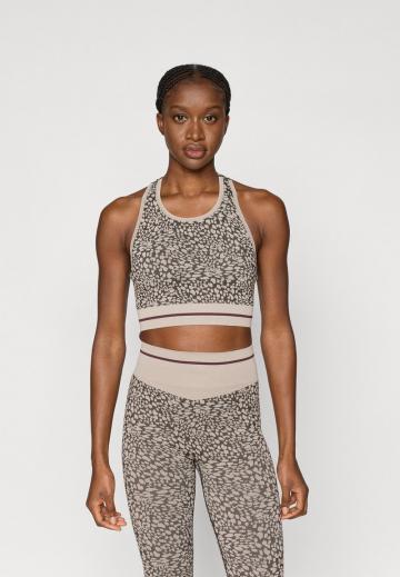 Спортивный топ