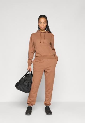 Спортивная толстовка