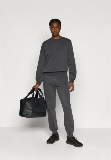 Спортивная толстовка