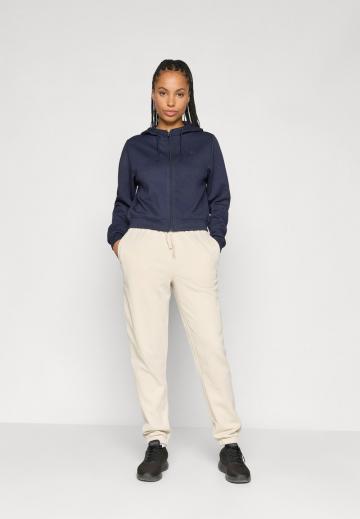 Спортивная толстовка