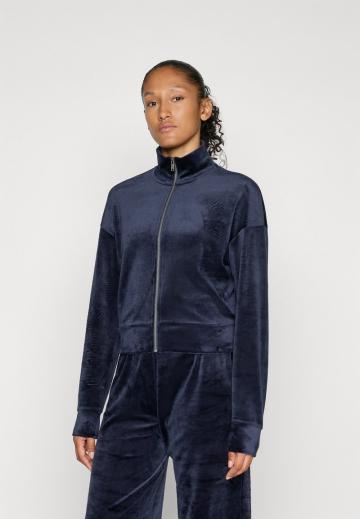 Спортивная толстовка