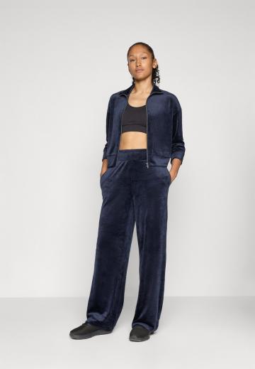 Спортивная толстовка