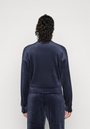 Спортивная толстовка