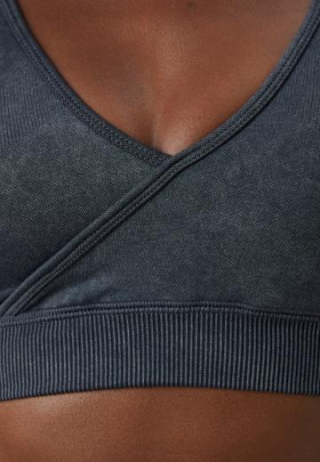 Спортивный бюстгальтер