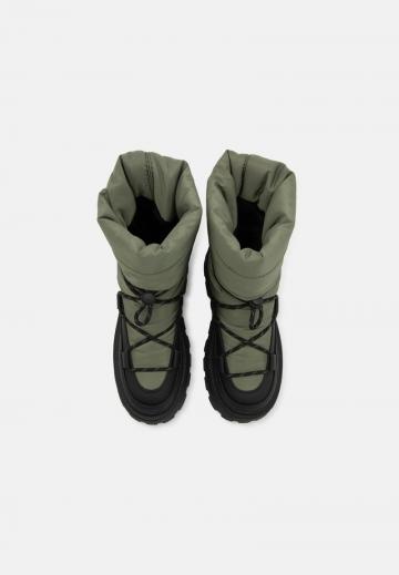 Зимние ботинки