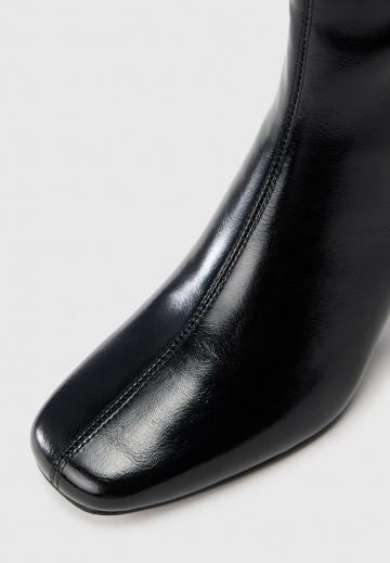 Высокие сапоги