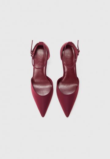 Туфли с ремешком