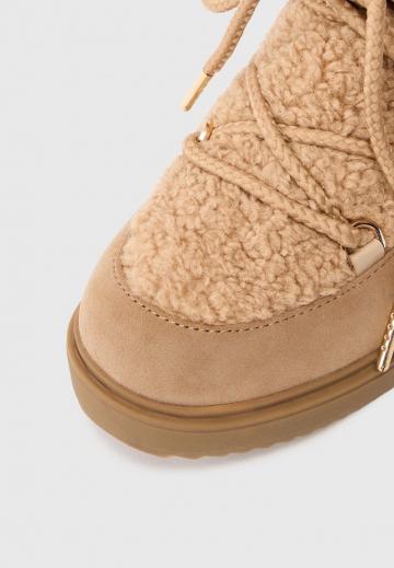 Сапожки на танкетке