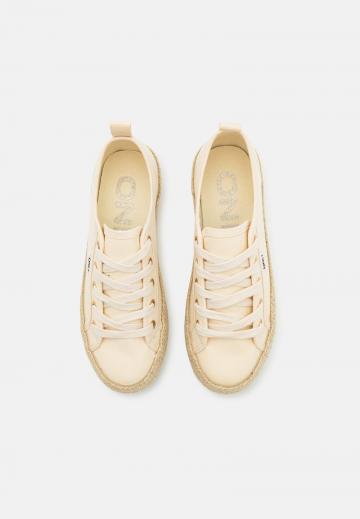 Гандбольные кроссовки