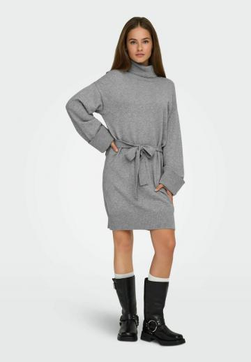 Вязаное платье