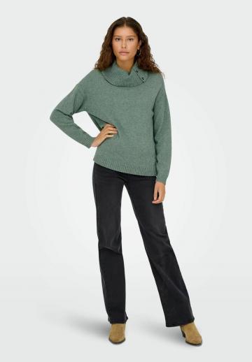 Пуловер с вырезом V