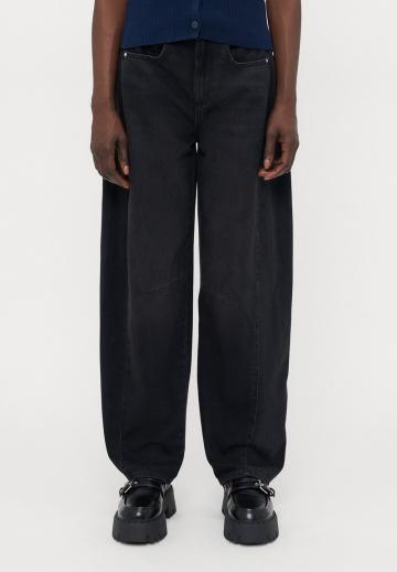 Свободные джинсы