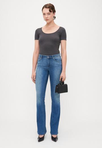 Клешеные джинсы