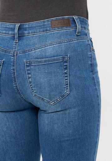 Клешеные джинсы