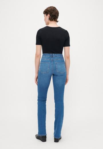 Клешеные джинсы