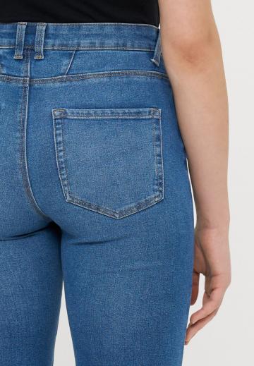 Клешеные джинсы