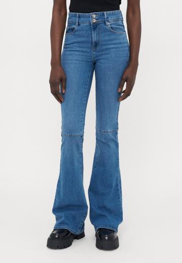 Клешеные джинсы